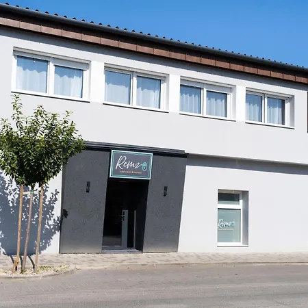 Remz & Wellness דירה *